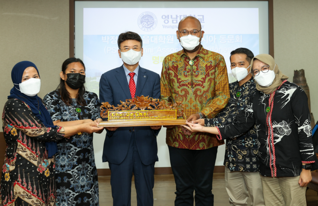 President's Name plate presentation ceremony